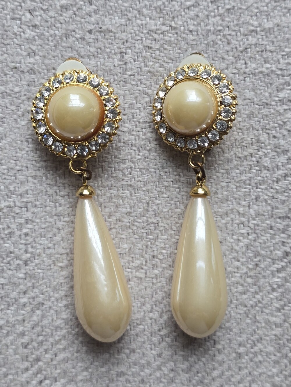 Vintage Elegant Gold-Tone Cream Drop Earrings with Crystal Halo